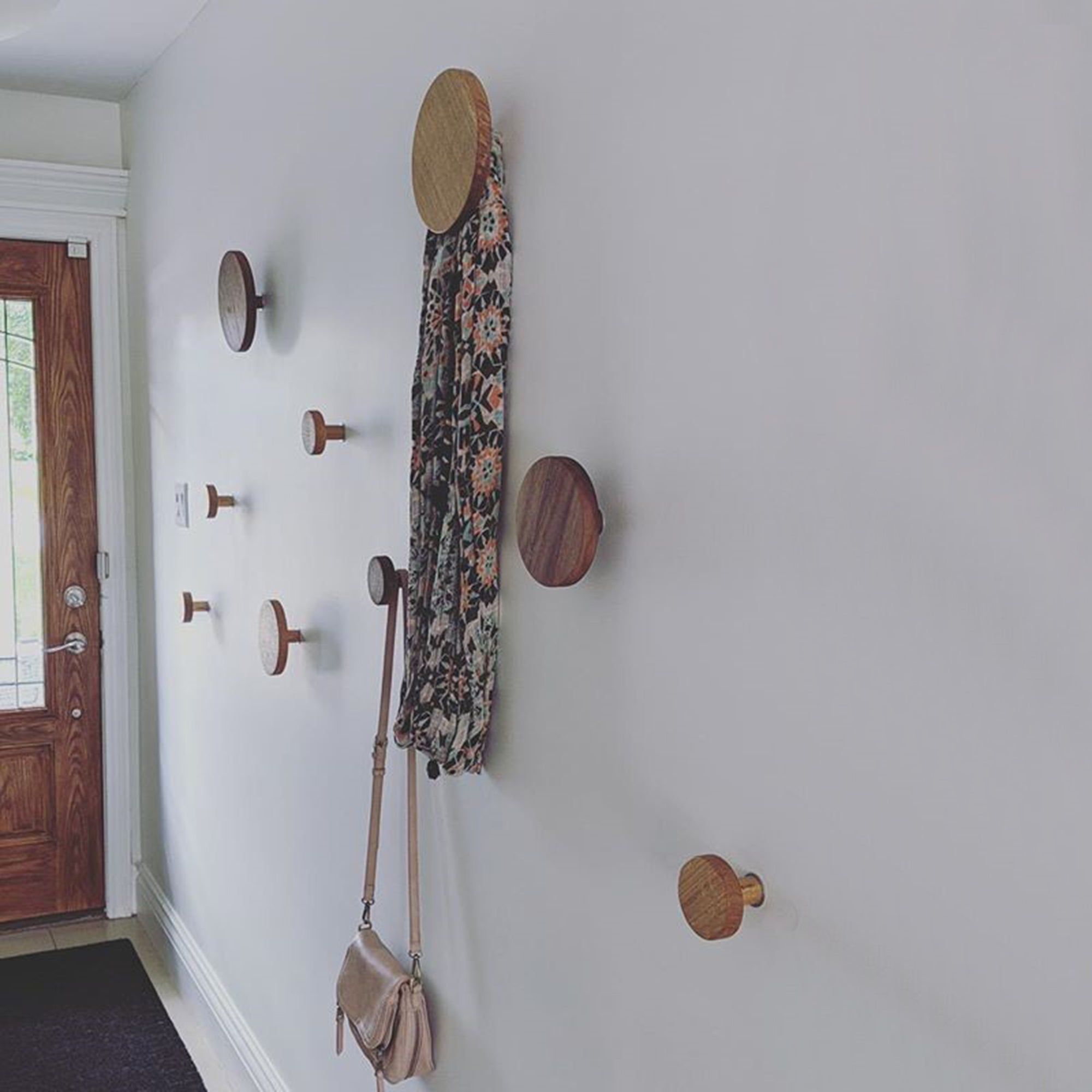 Circle wood wall hooks